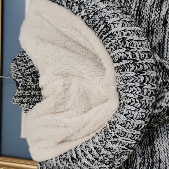 Cavalini Sweater Vest hoodie Super Cozy Zipper and button closure size M Winter - Picture 11 of 12